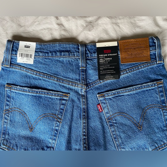 Levi’s Ribcage Straight Ankle 30x29 - Picture 2 of 4